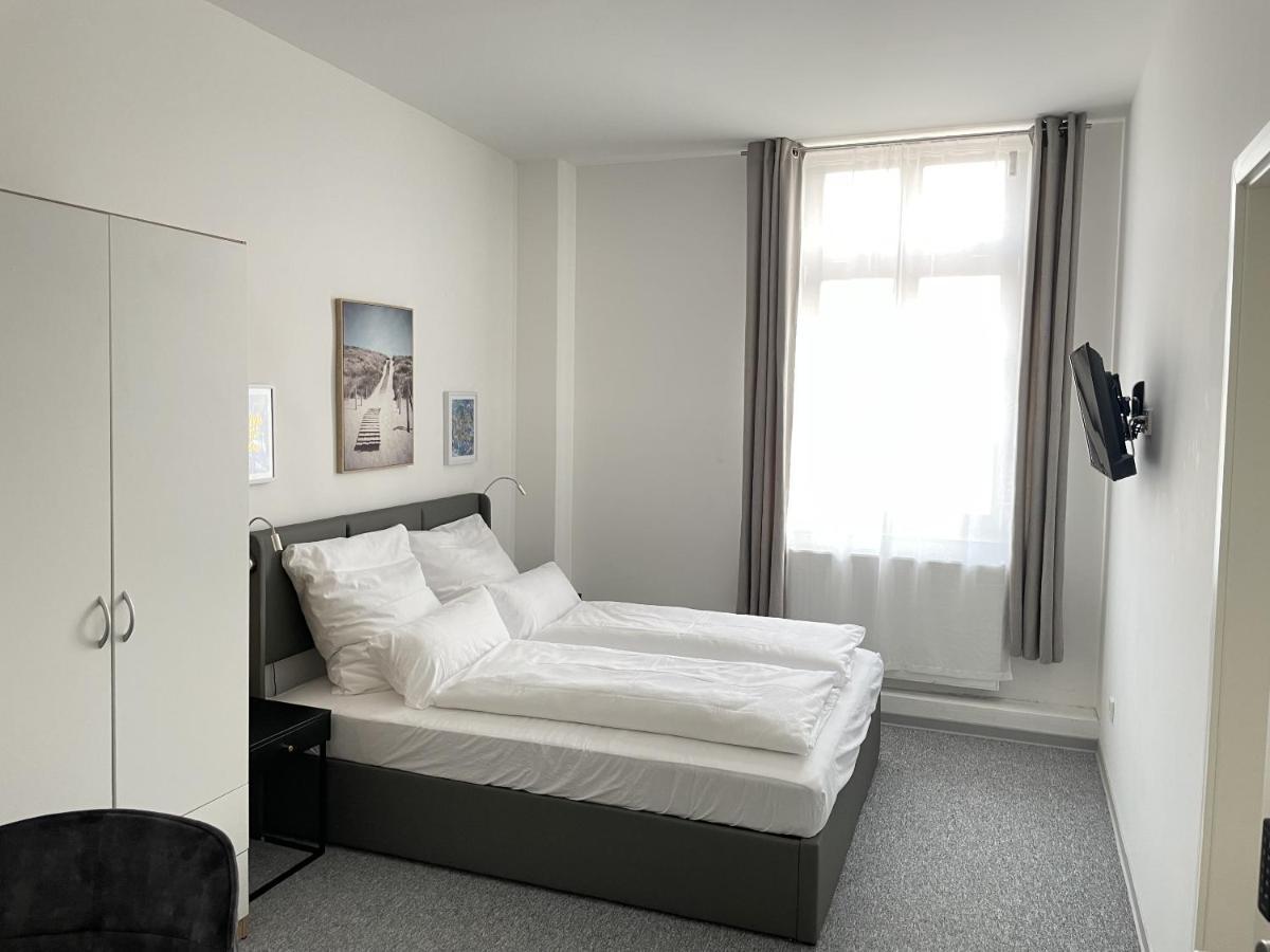 Hotel-Am-Bahnhof Stuttgart-Ditzingen Szoba fotó